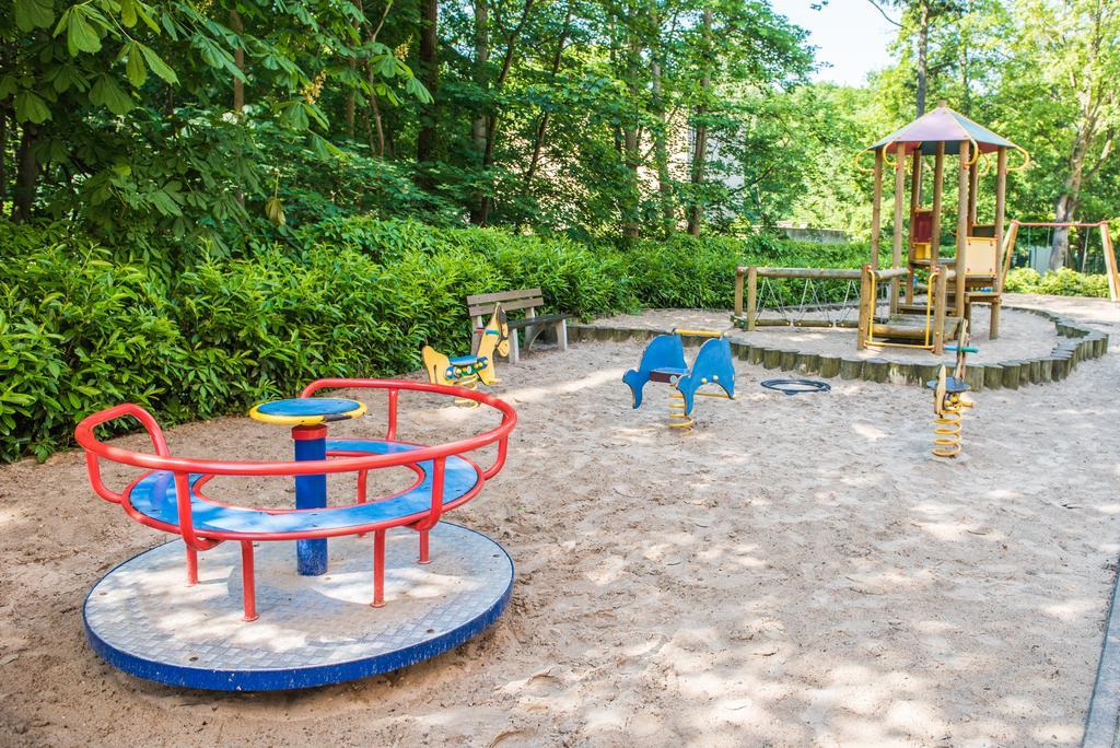 Apartament Z Ogrodkiem W Parku Zdrojowym Świnoujście Esterno foto